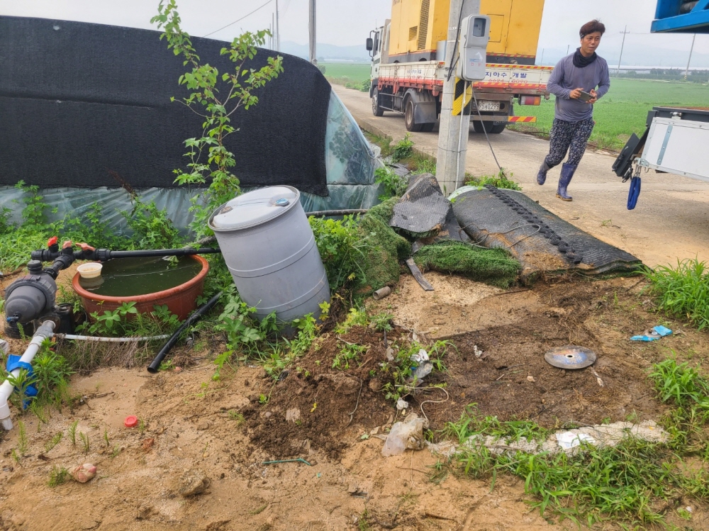 1948697120_lwYtnx8A_5b42398e92cd66ec5f2dad5a94a5af12392ee843.jpg 이미지크게보기