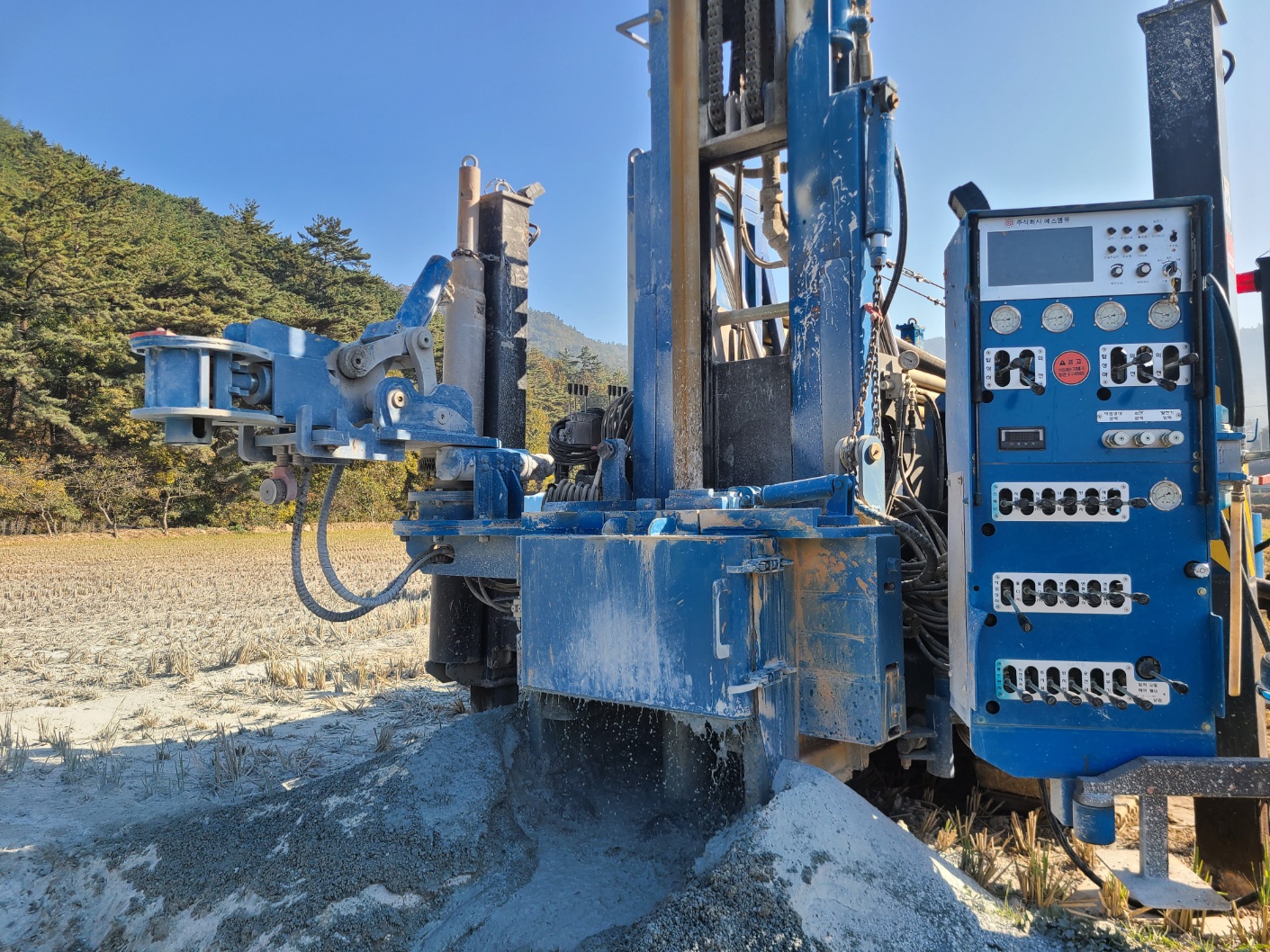 3695294320_EQerzoDx_0151b6f41c5382970c5f66beaaa10a2fbf8379df.jpg 이미지크게보기